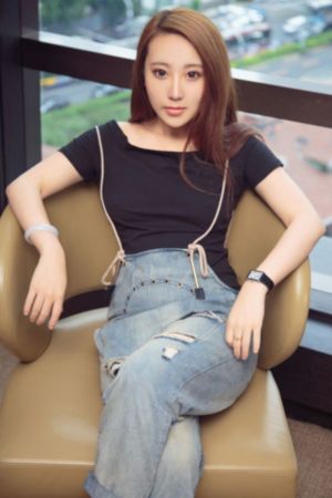 倩女杏花开